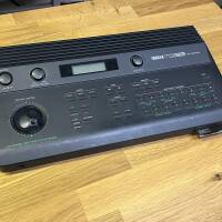 Vends Yamaha TG33 + Carte d'extension