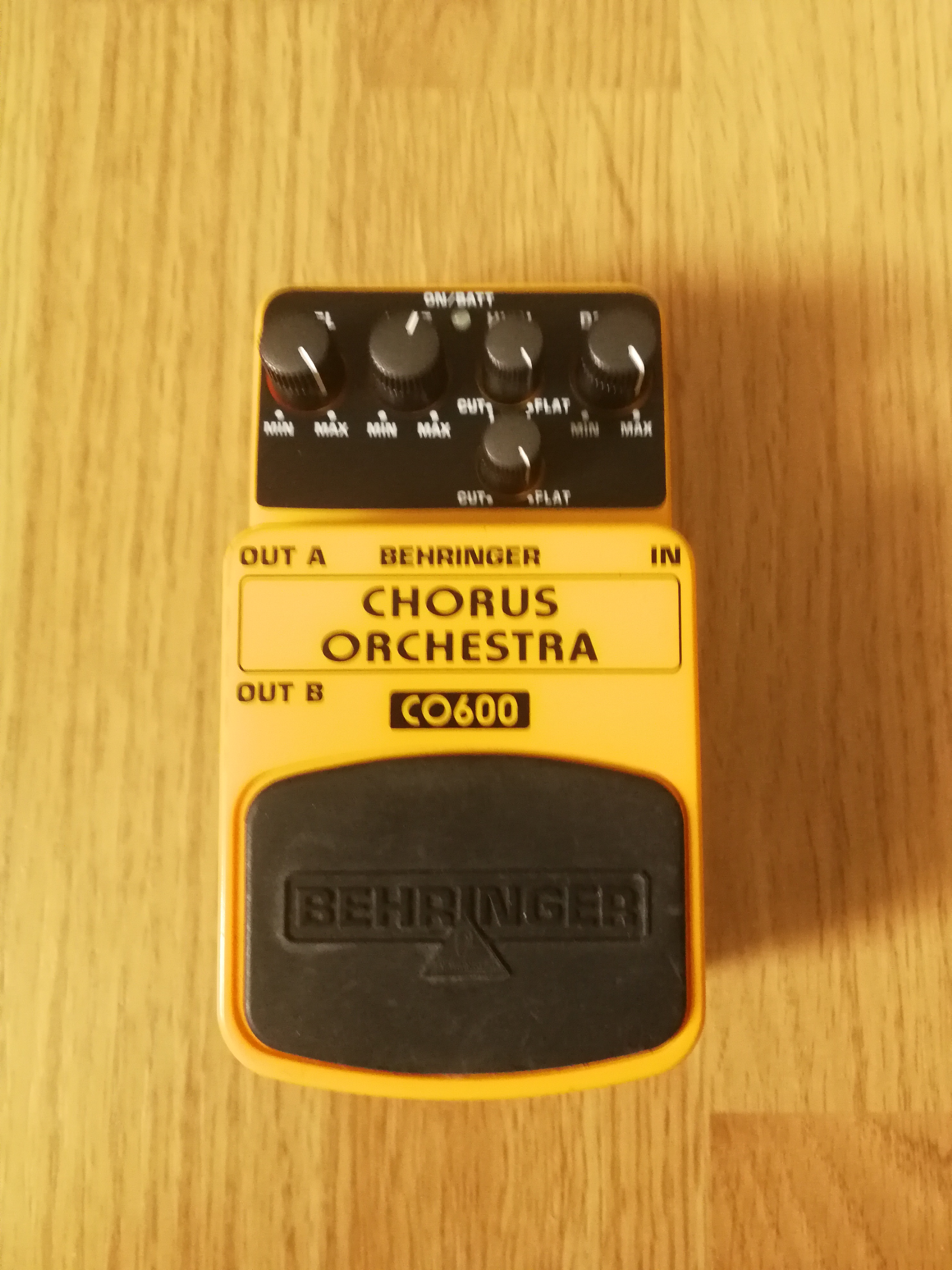 Behringer CO600