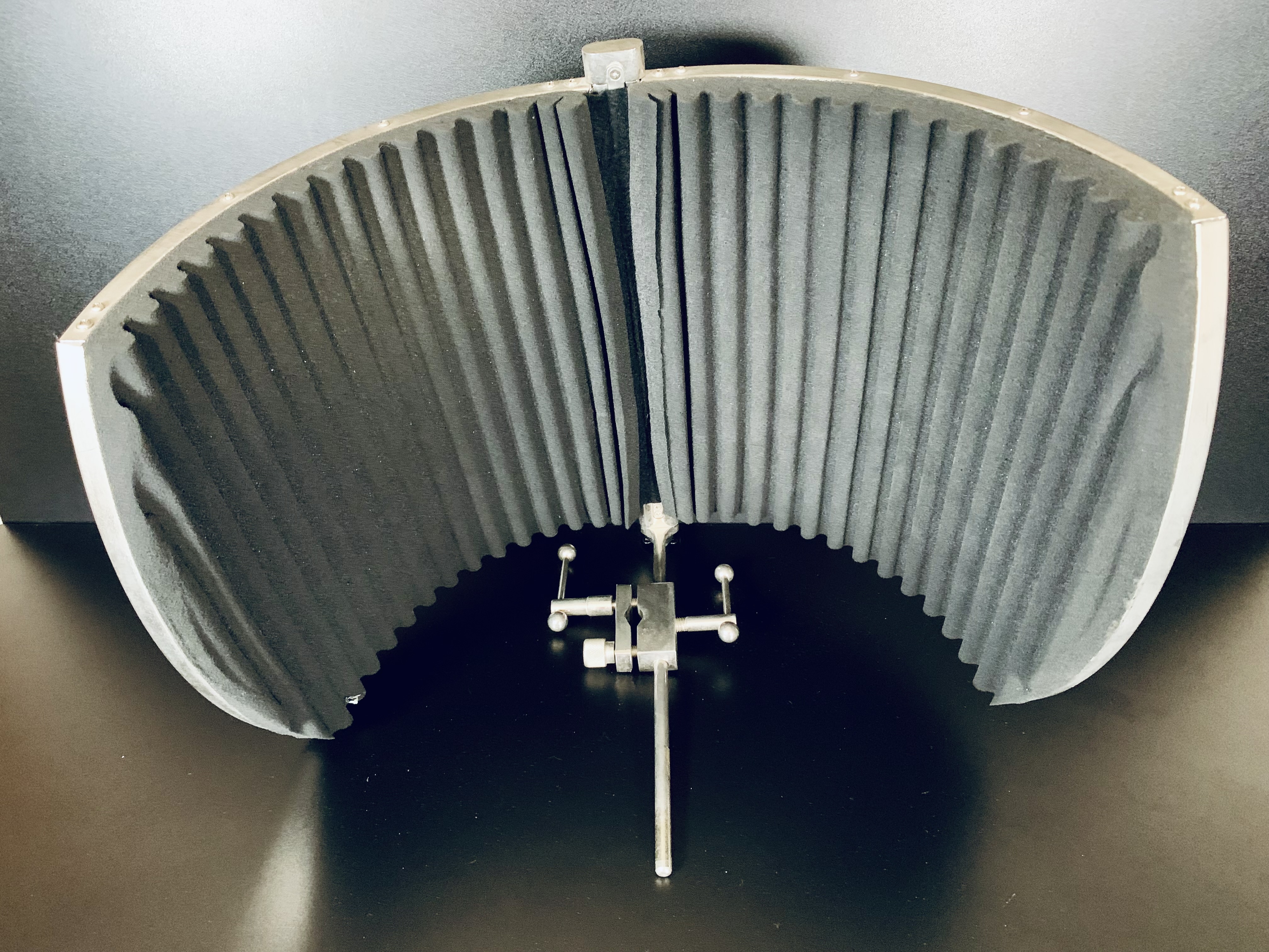 The t.bone Micscreen LE – Réflecteur acoustique de studio