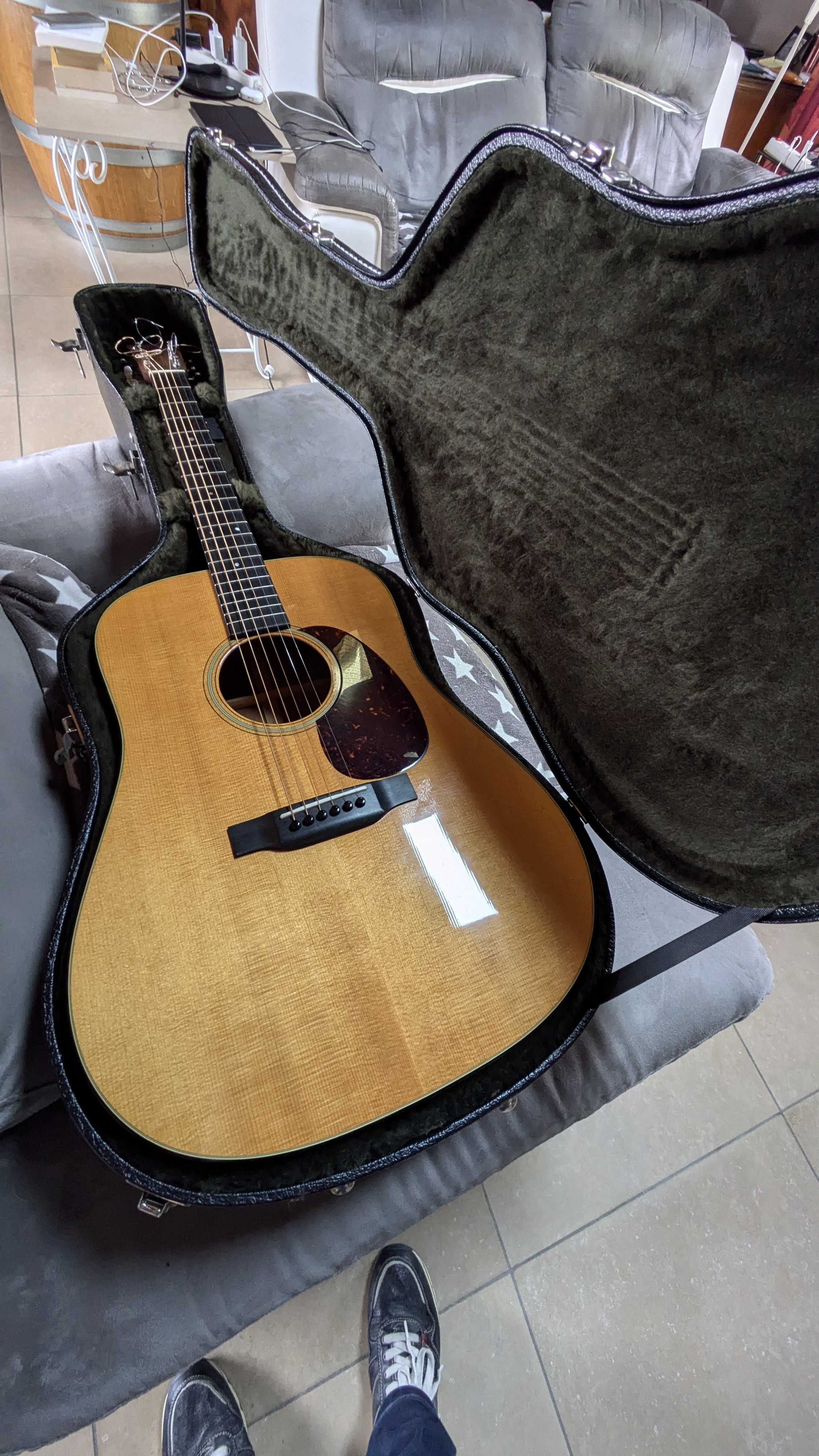 Guitare Martin D18