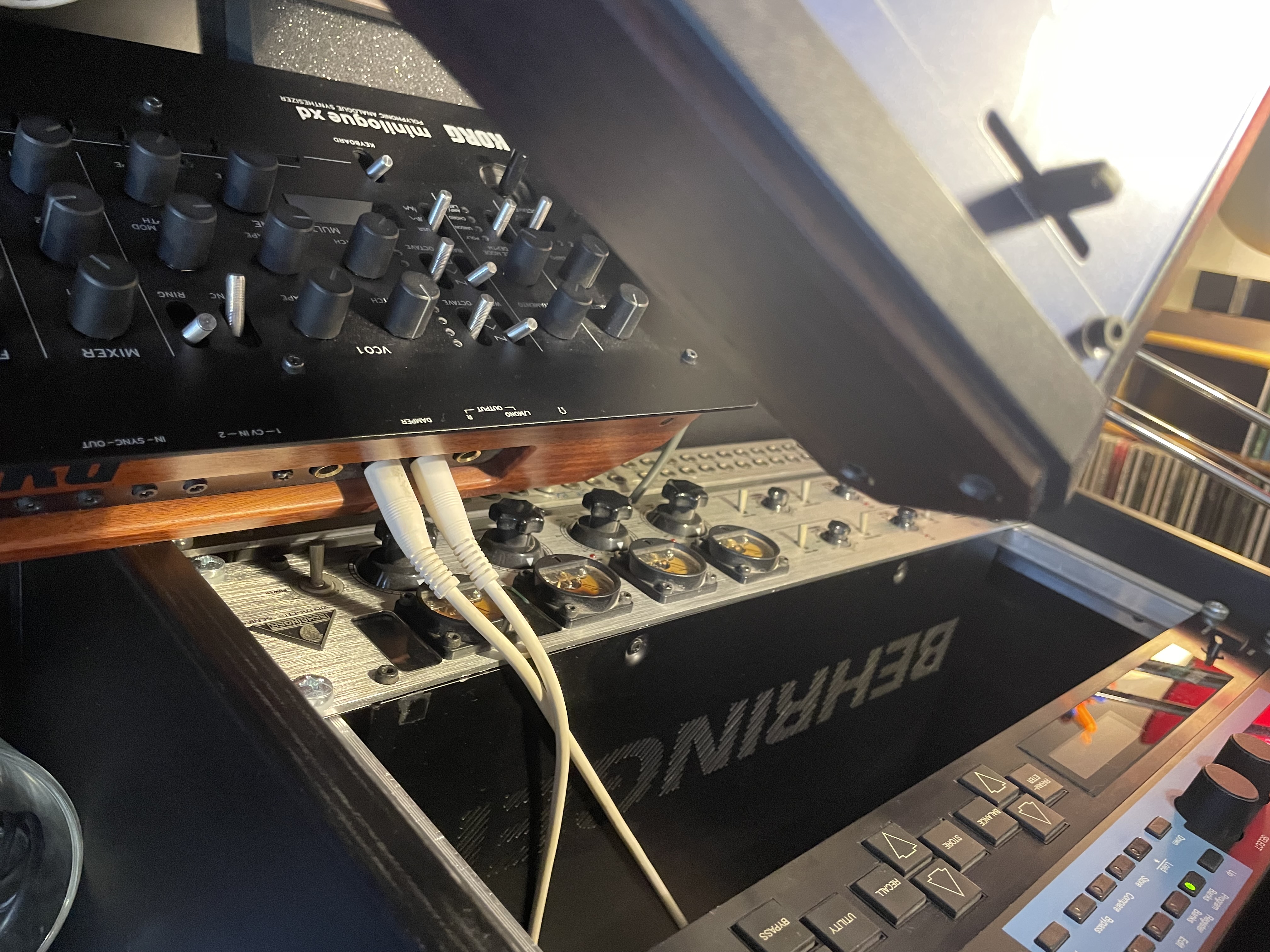 Behringer Tube Ultragain T1953