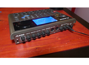 Alesis SR-18 (89051)