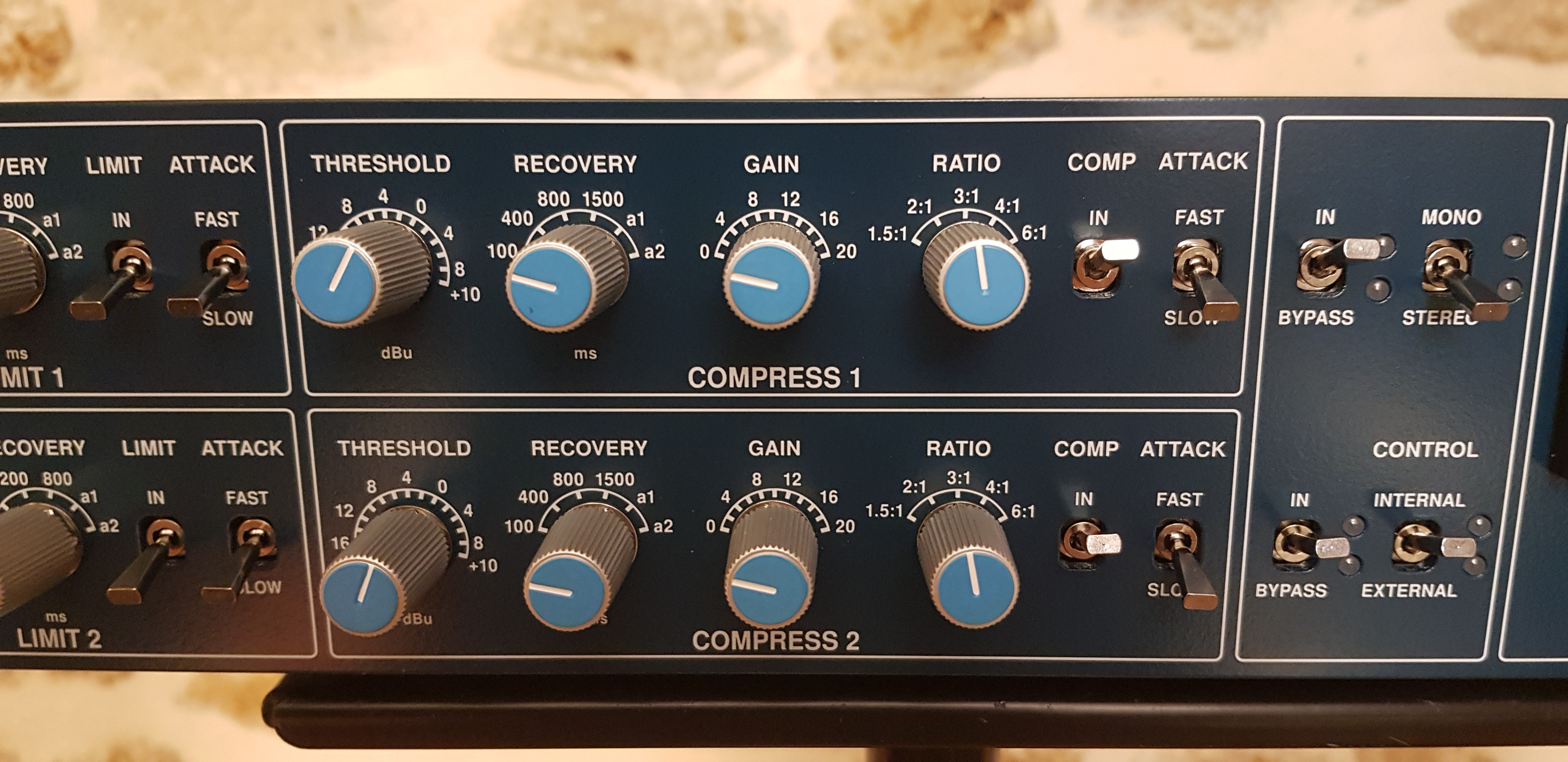 Behringer 369 Compressor