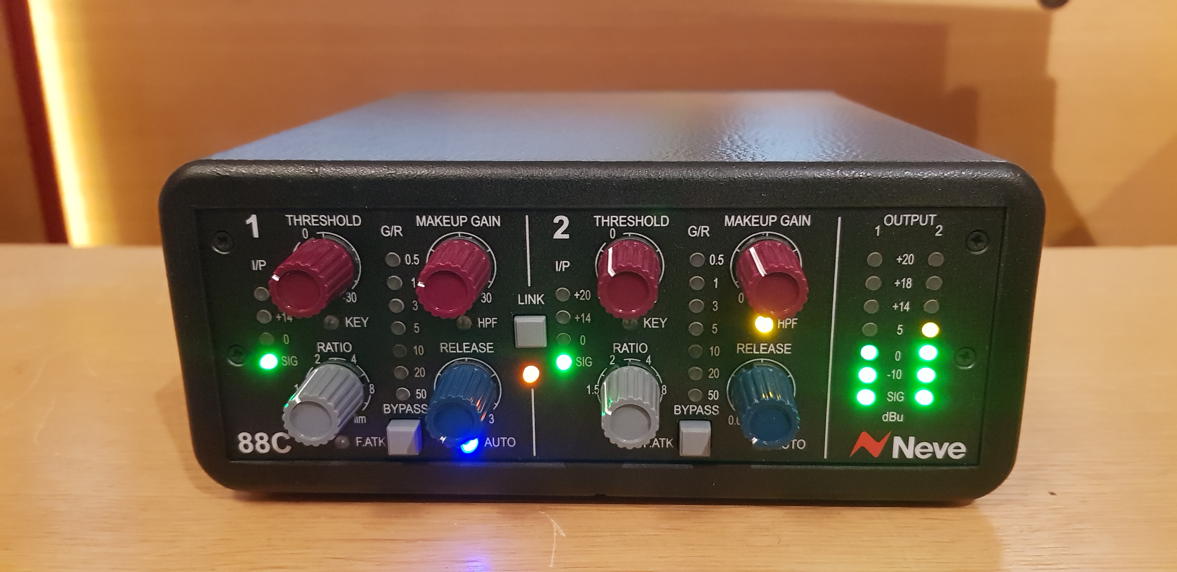 Neve 88C Face Lights