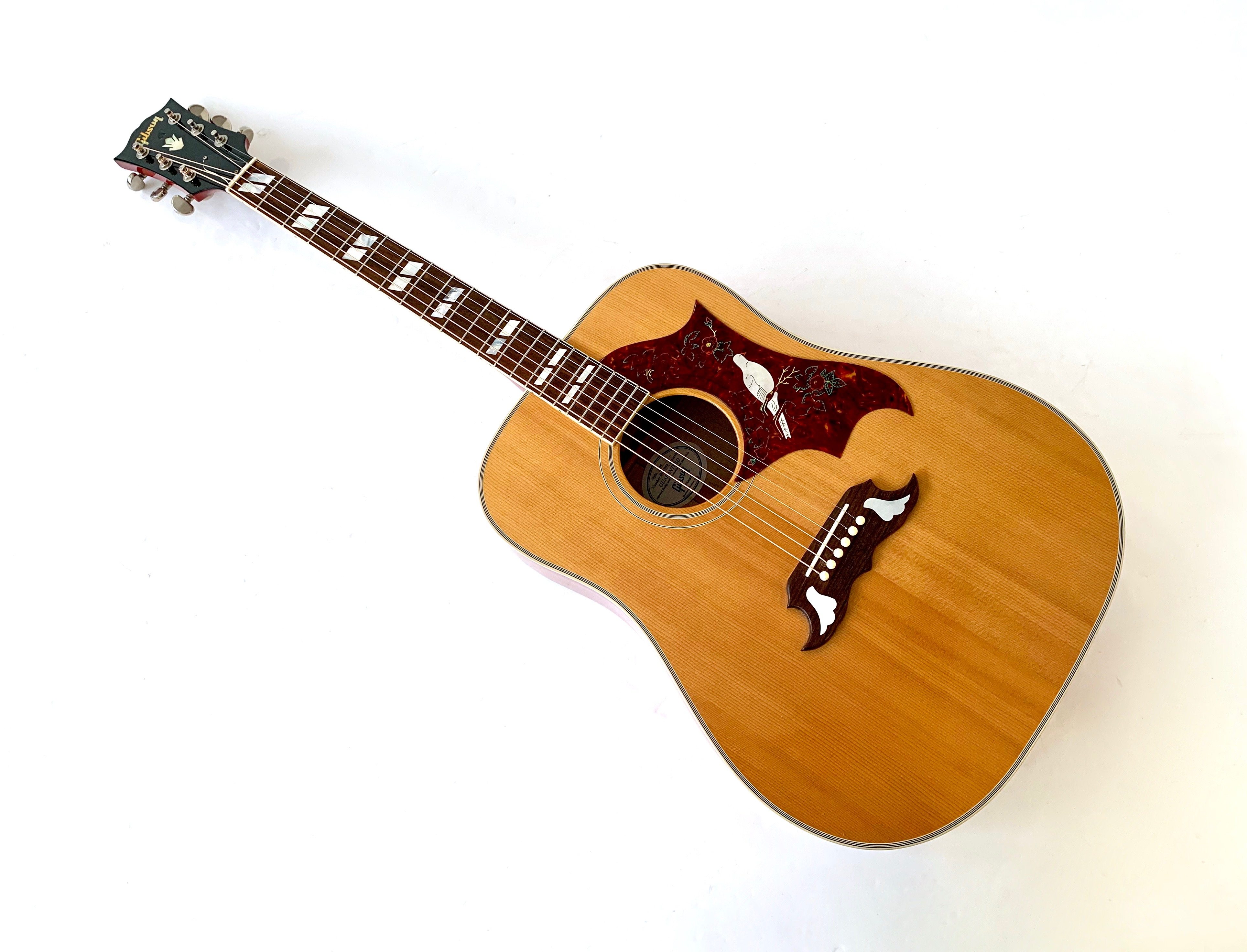 Gibson Dove (70804)