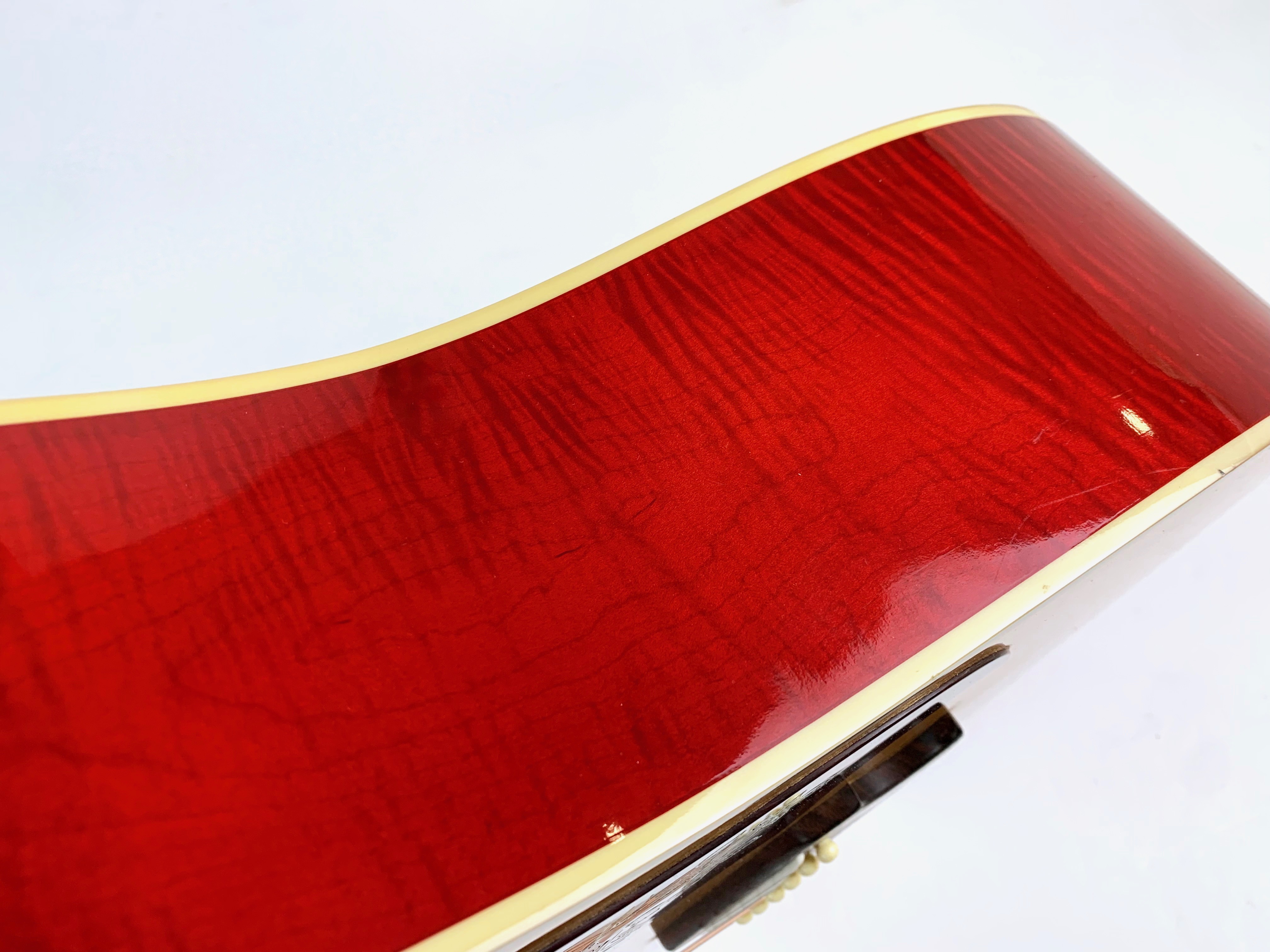 Gibson Dove (52306)