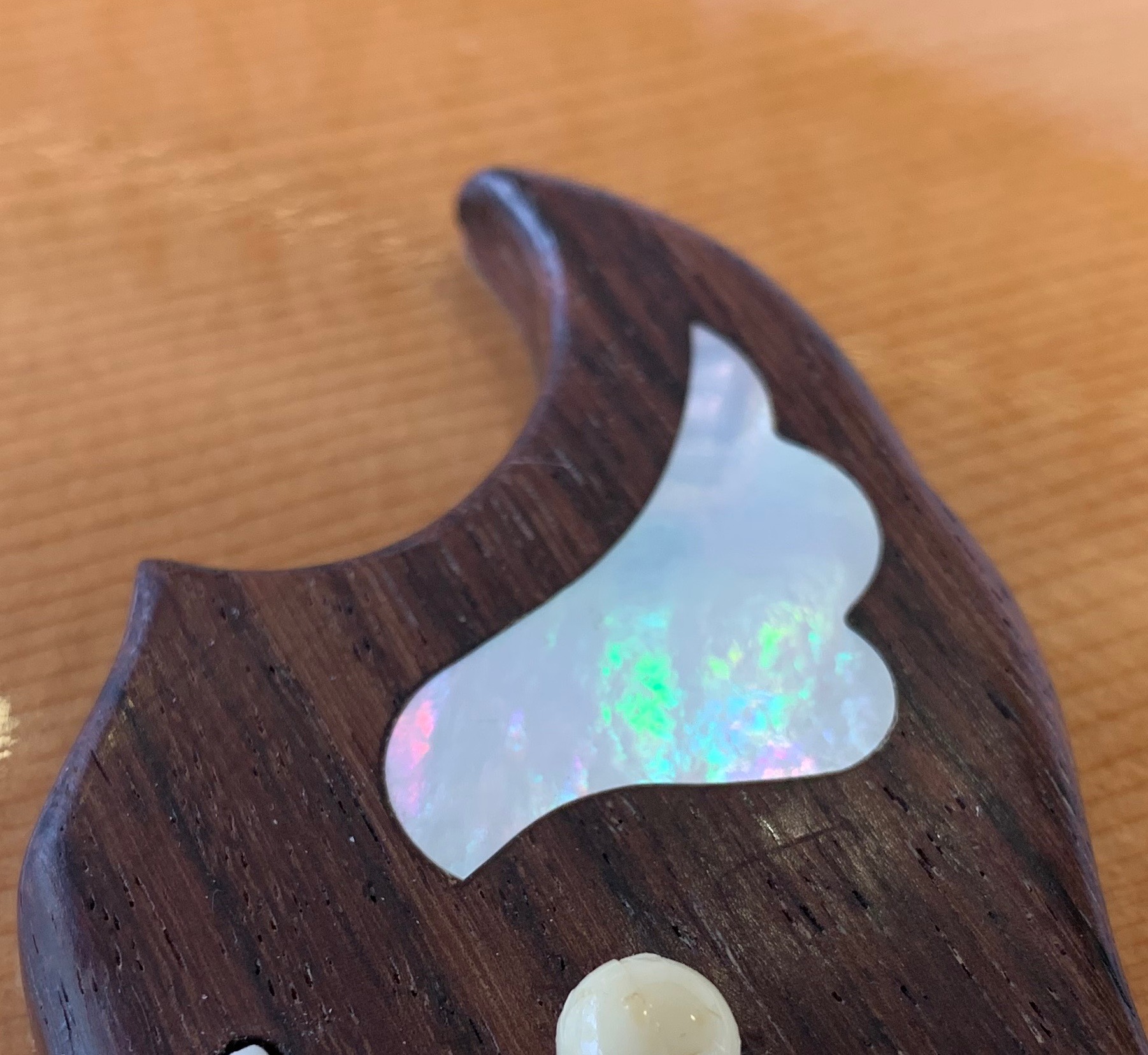 Gibson Dove (84070)