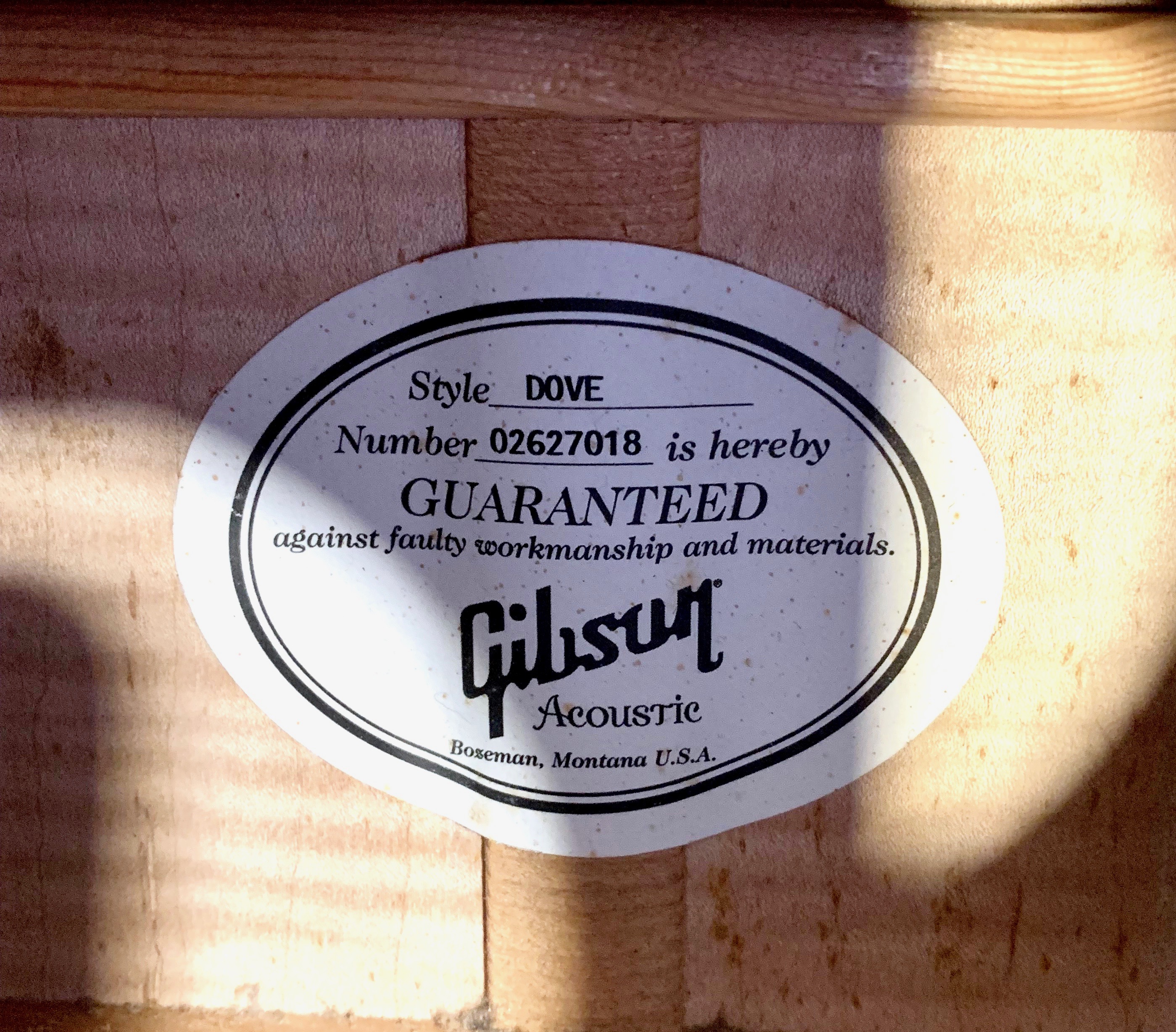 Gibson Dove (80657)