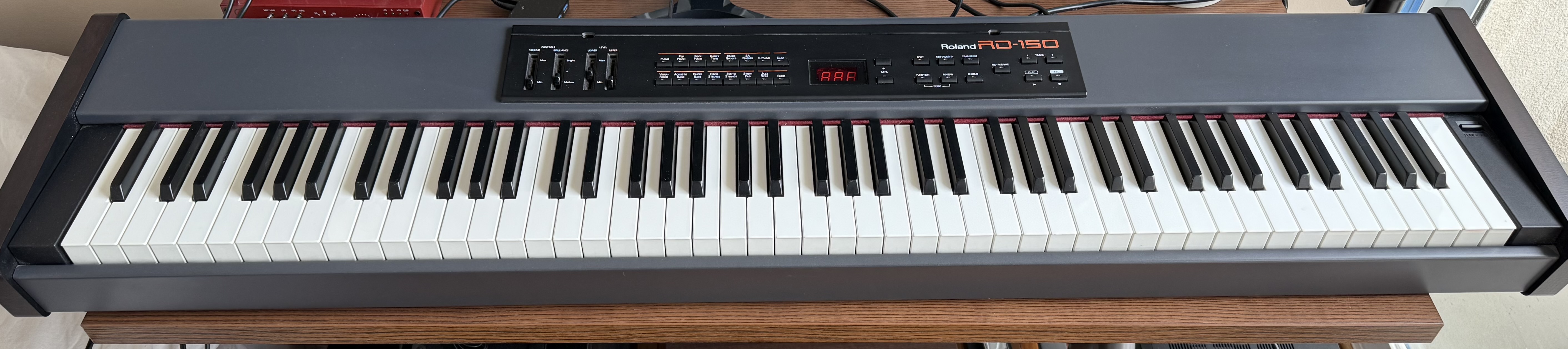 ROLAND RD150