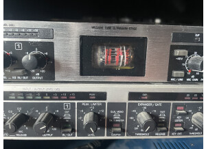 Behringer Ultragain Pro MIC2200 (74764)