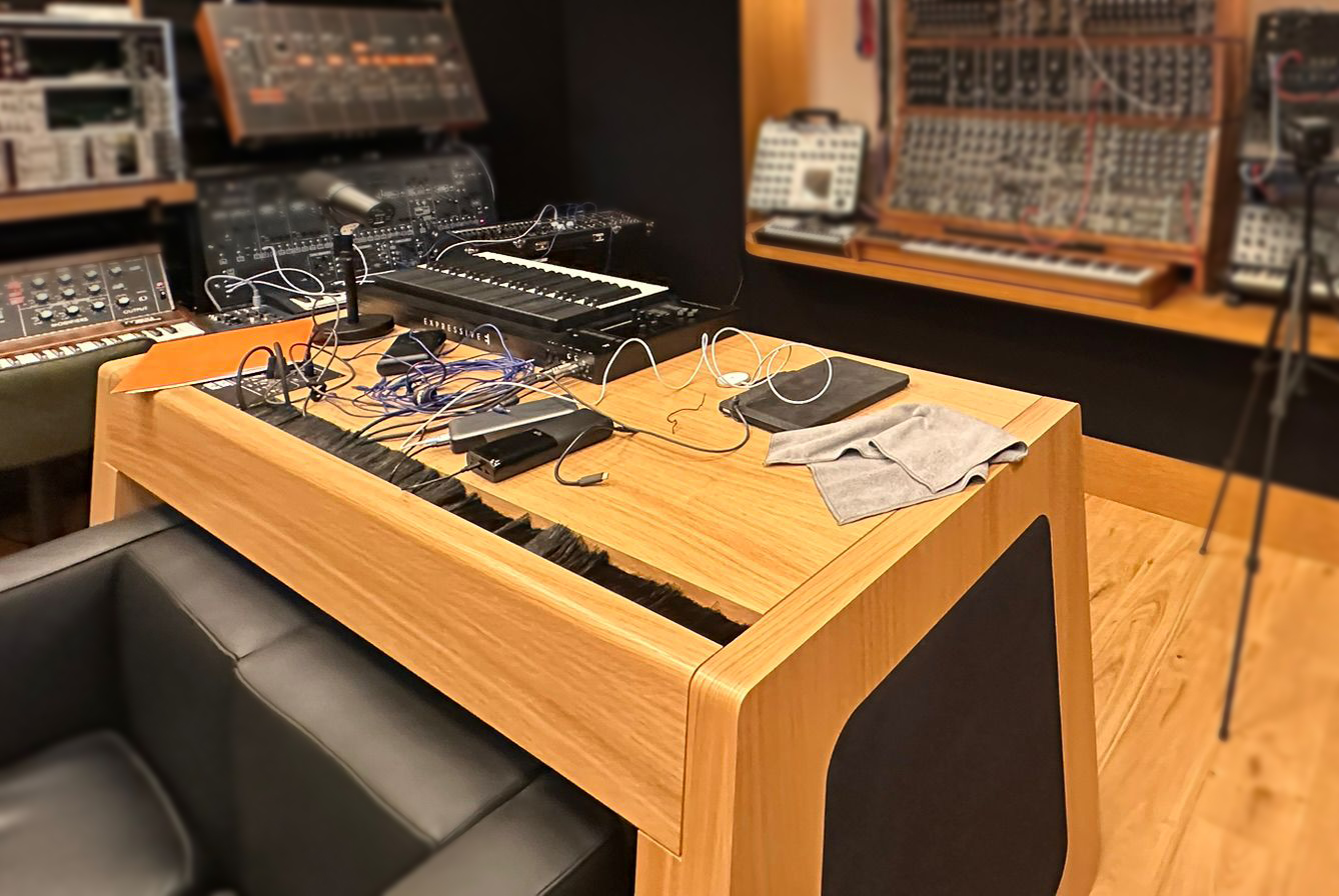 Producer Desk / SynthDesk