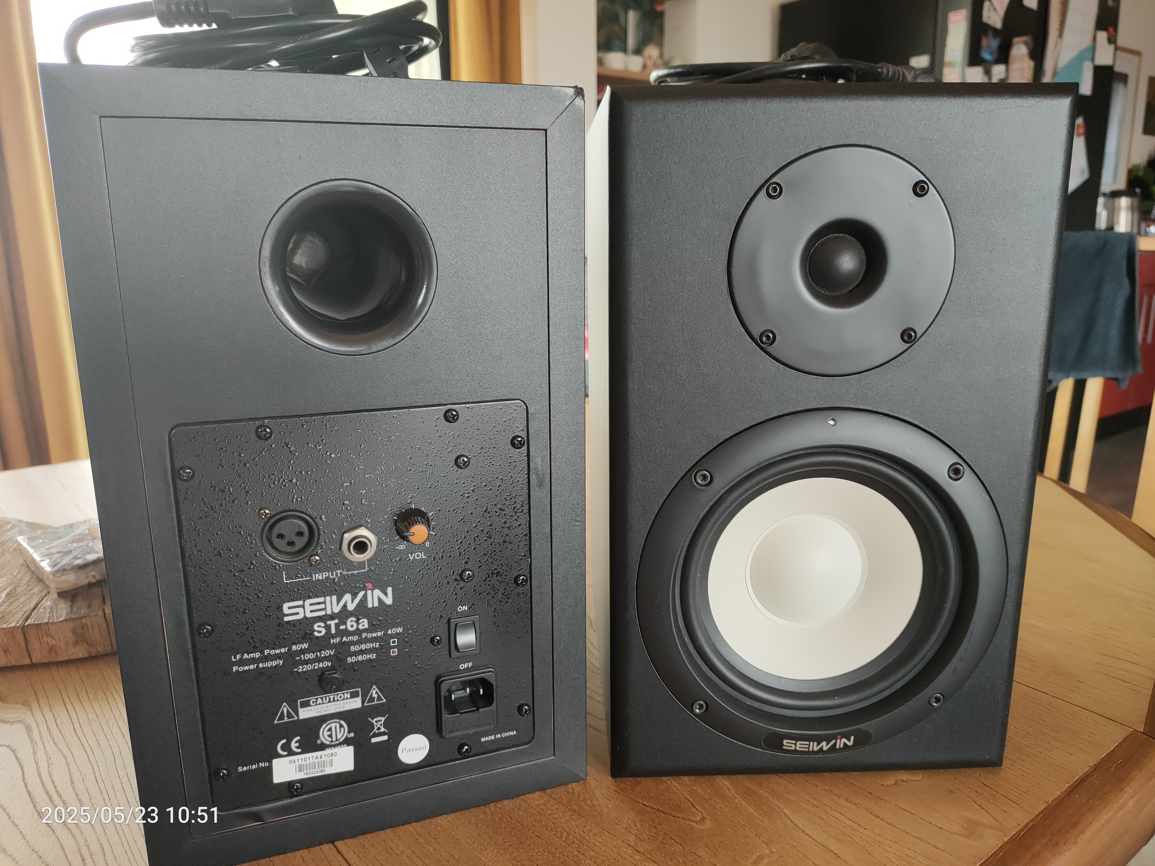 Enceintes Seiwin st6a