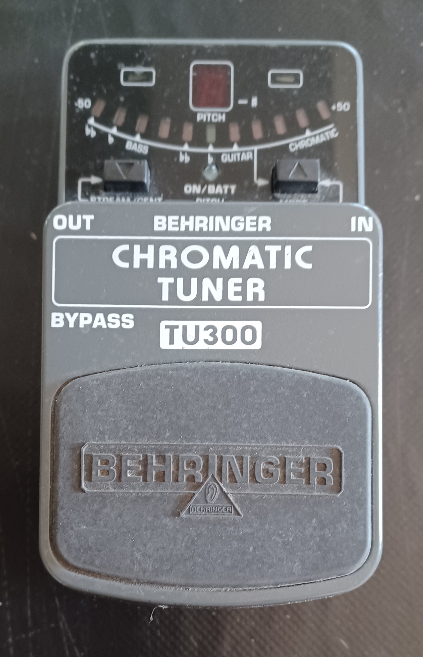 vends tuner Behringer TU300