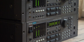 4 pistes numérique AKAI DR4d