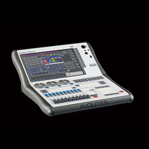 Avolites Quartz + Flycase – Excellent état, Titan 15.1 – 6000 €