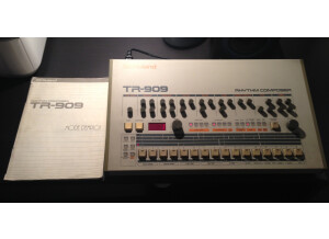 Roland TR-909 (95220)
