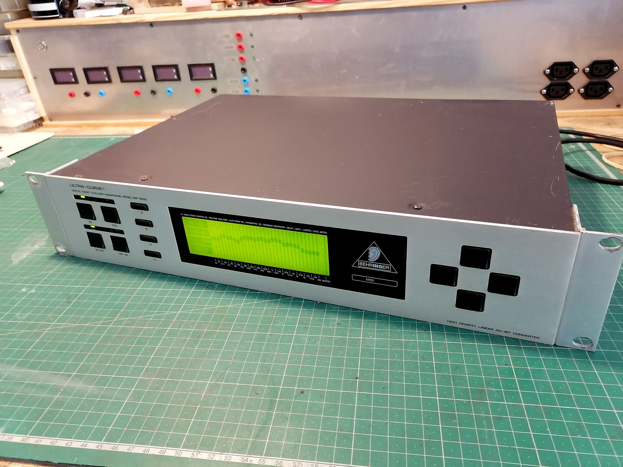 Pictures and images Behringer Ultra-Curve DSP8000 - Audiofanzine