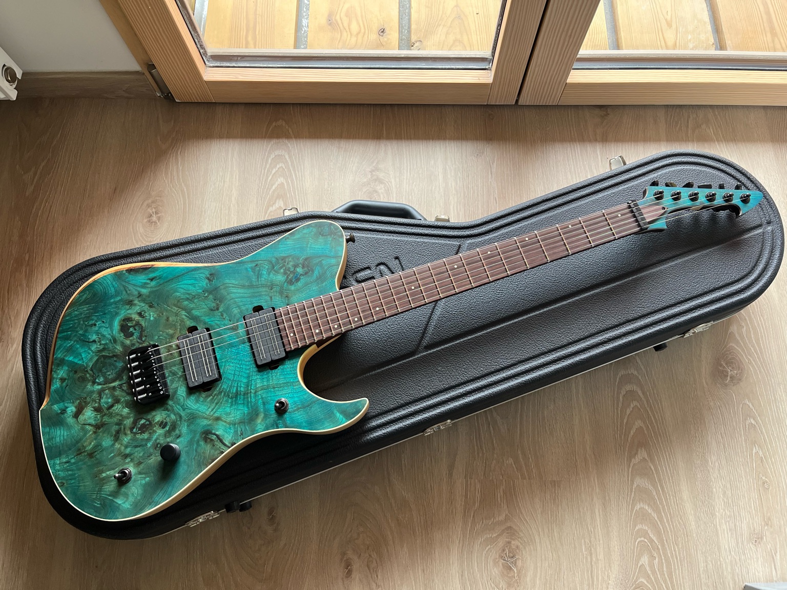 Skervesen Viper 5th Anniversary