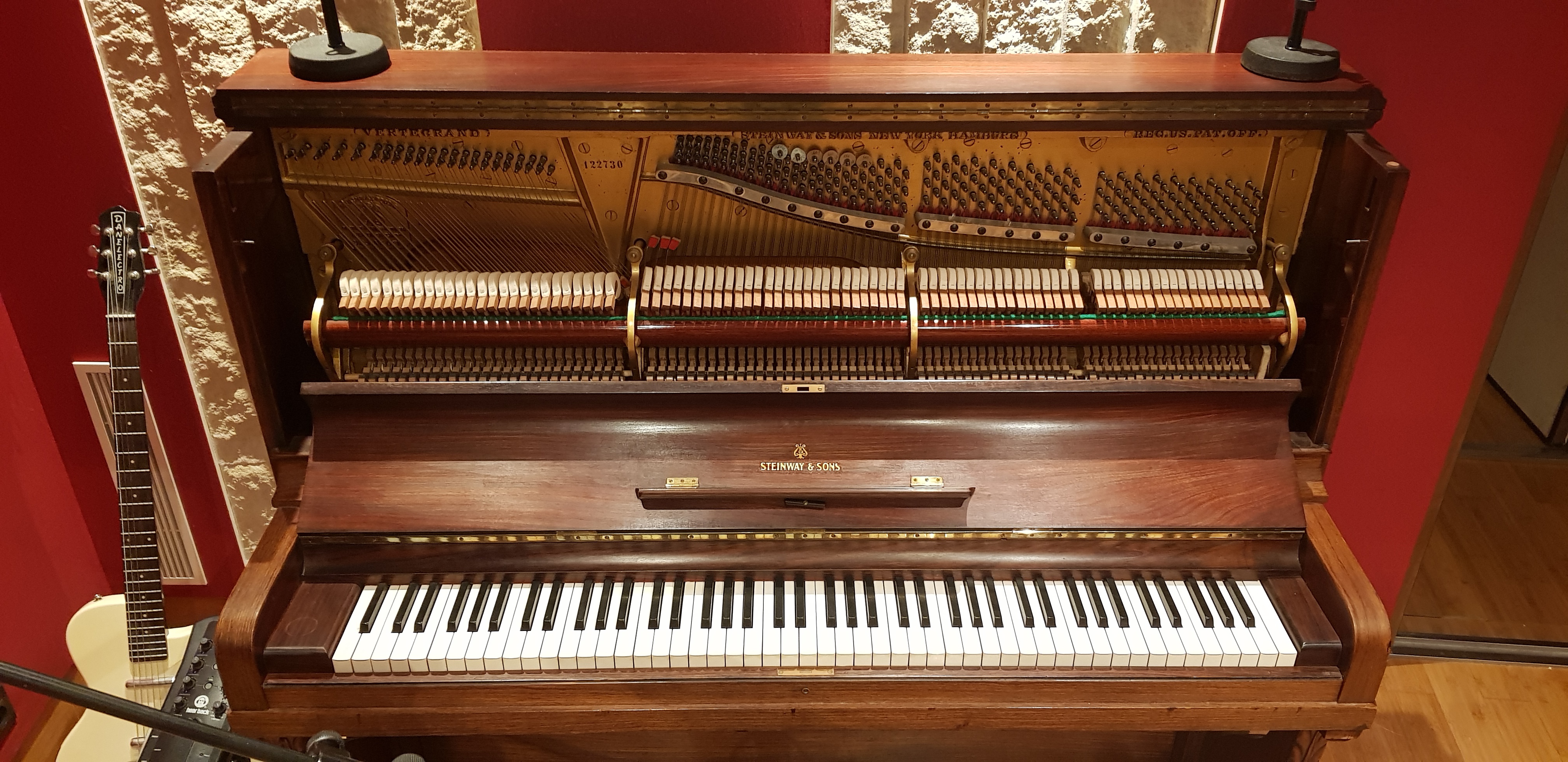 Piano Stenway Face 1