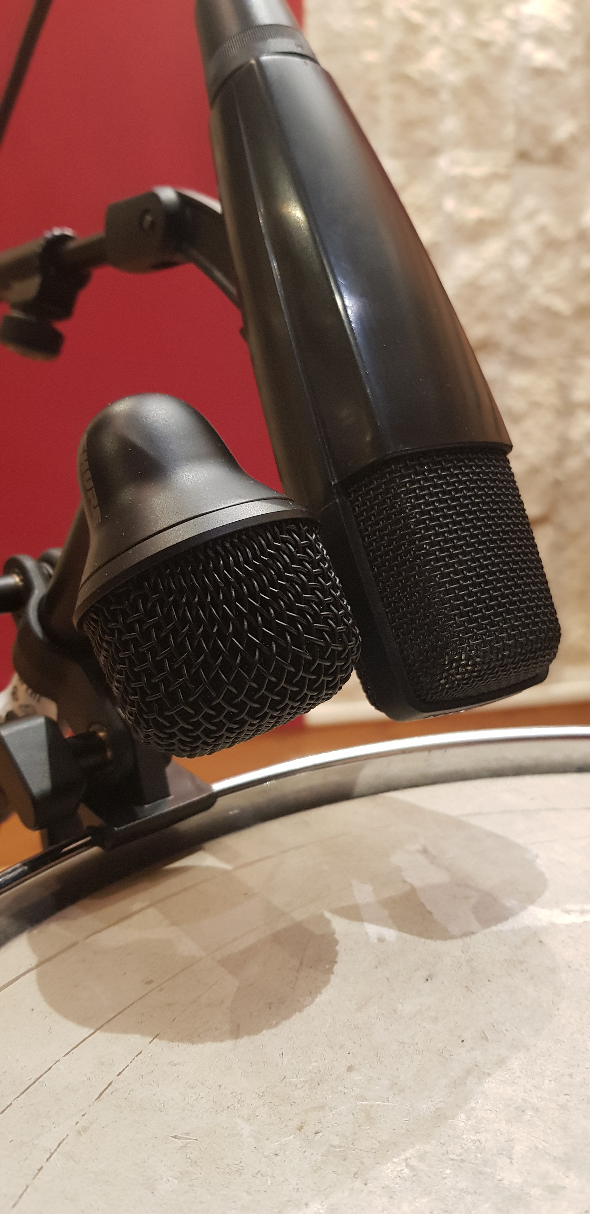 Shure Nexadyne 6 vs 421