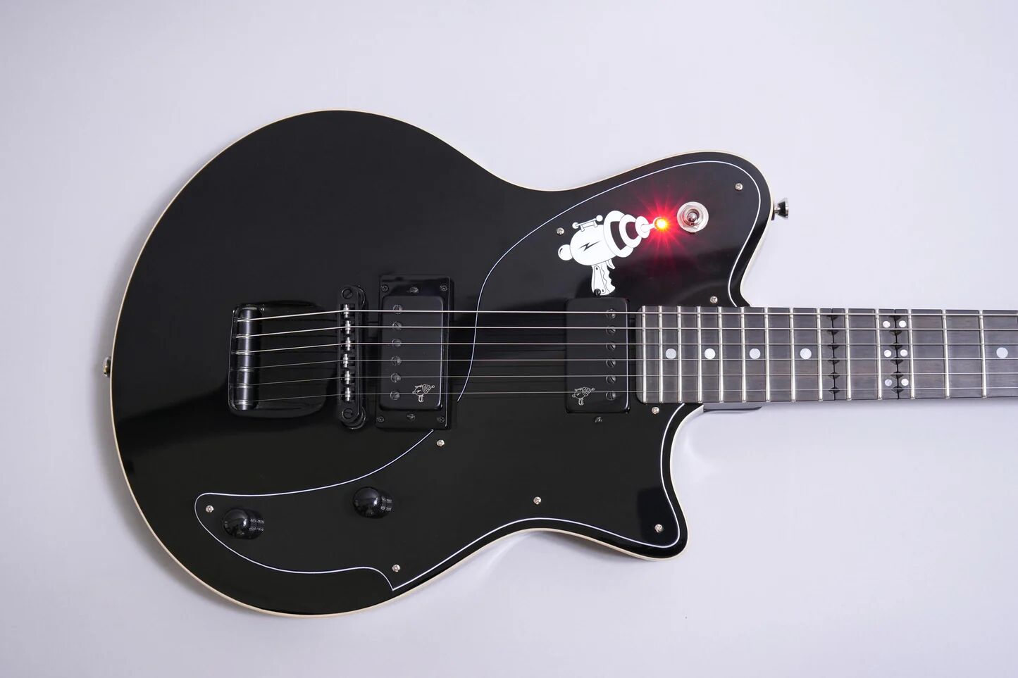 Ciari Guitars Steve Stevens Ascender Platinum : Steve Stevens Ascender Platinum3