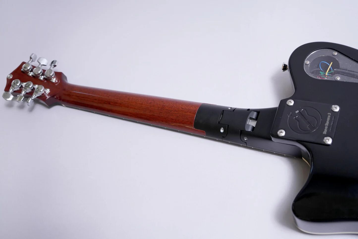 Ciari Guitars Steve Stevens Ascender Platinum : Steve Stevens Ascender Platinum4