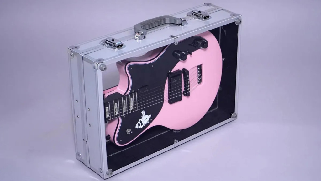 Ciari Guitars Steve Stevens Ascender Premier : Steve Stevens Ascender PremierCase