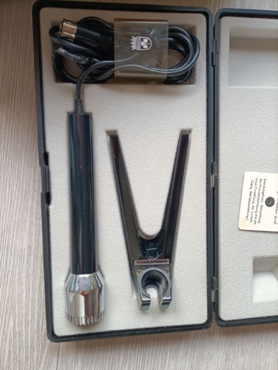Grundig 03