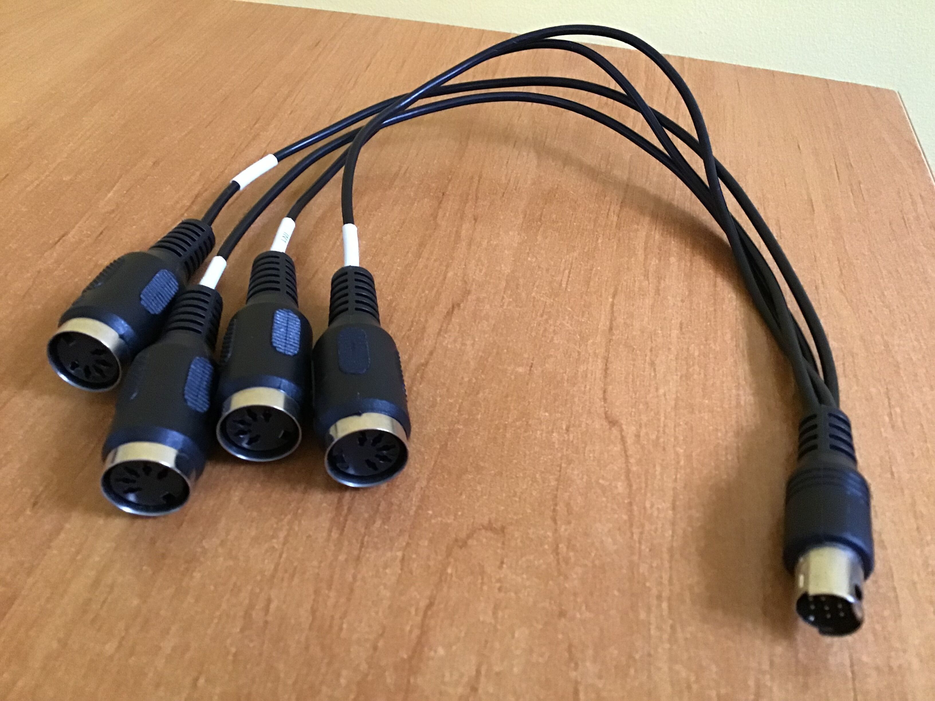 Vends câble MIDI pour RME