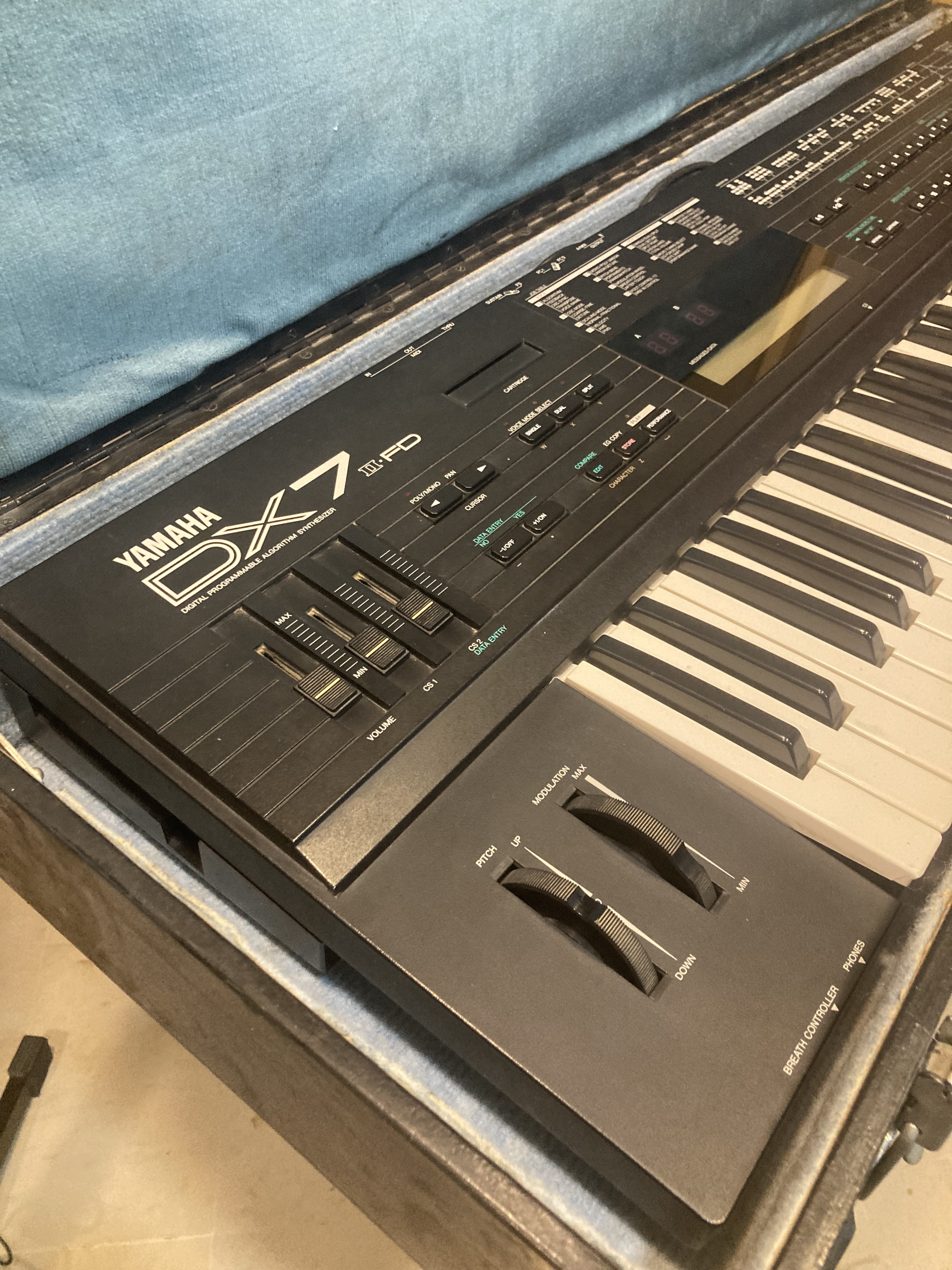 Vends Yamaha DX7 IIFD 
