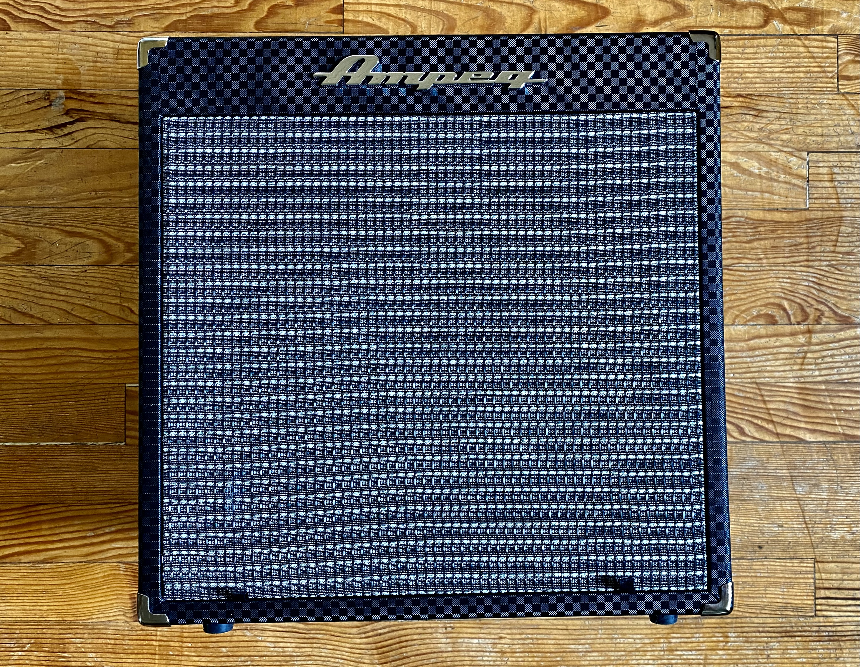 Vends Ampli AMPEG RB-108 comme neuf