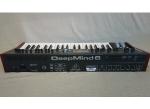 Behringer DeepMind 6 (12515)