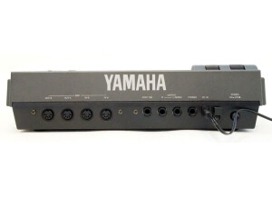yamaha-qy700 2