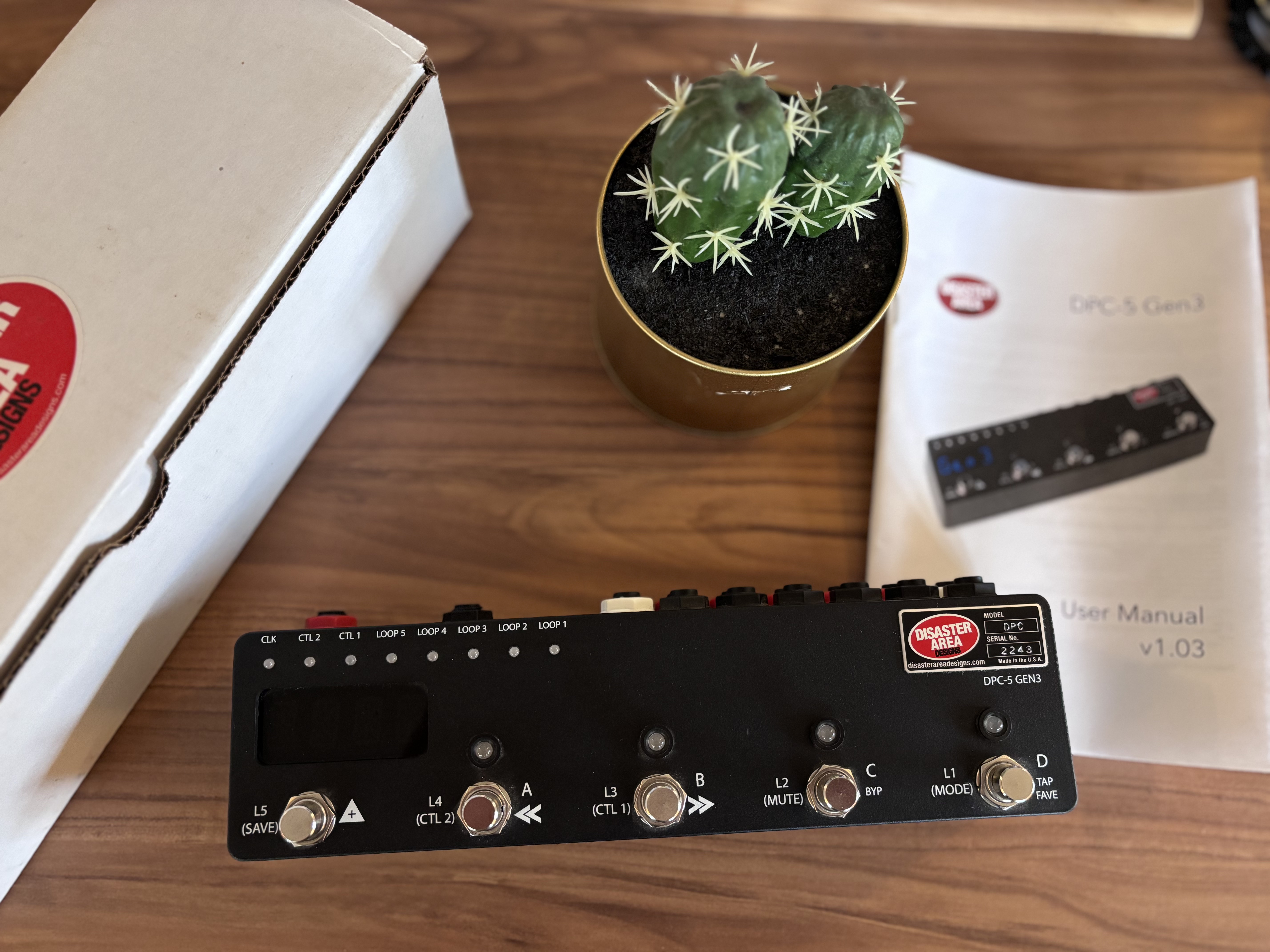 Vends switcher looper Disaster Area DCP5 Gen 3 comme neuf