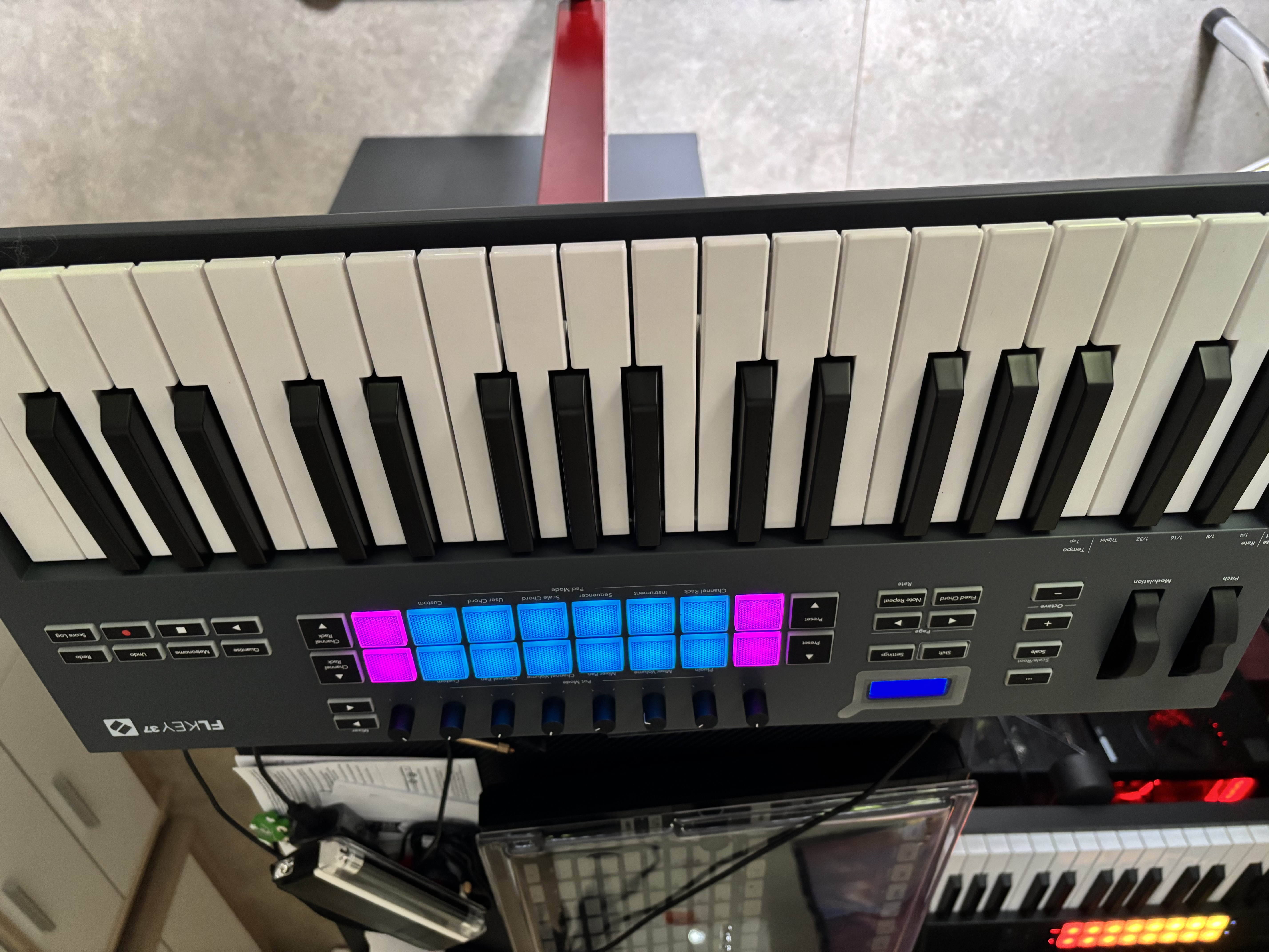 VENDS NOVATION FL KEY 37
