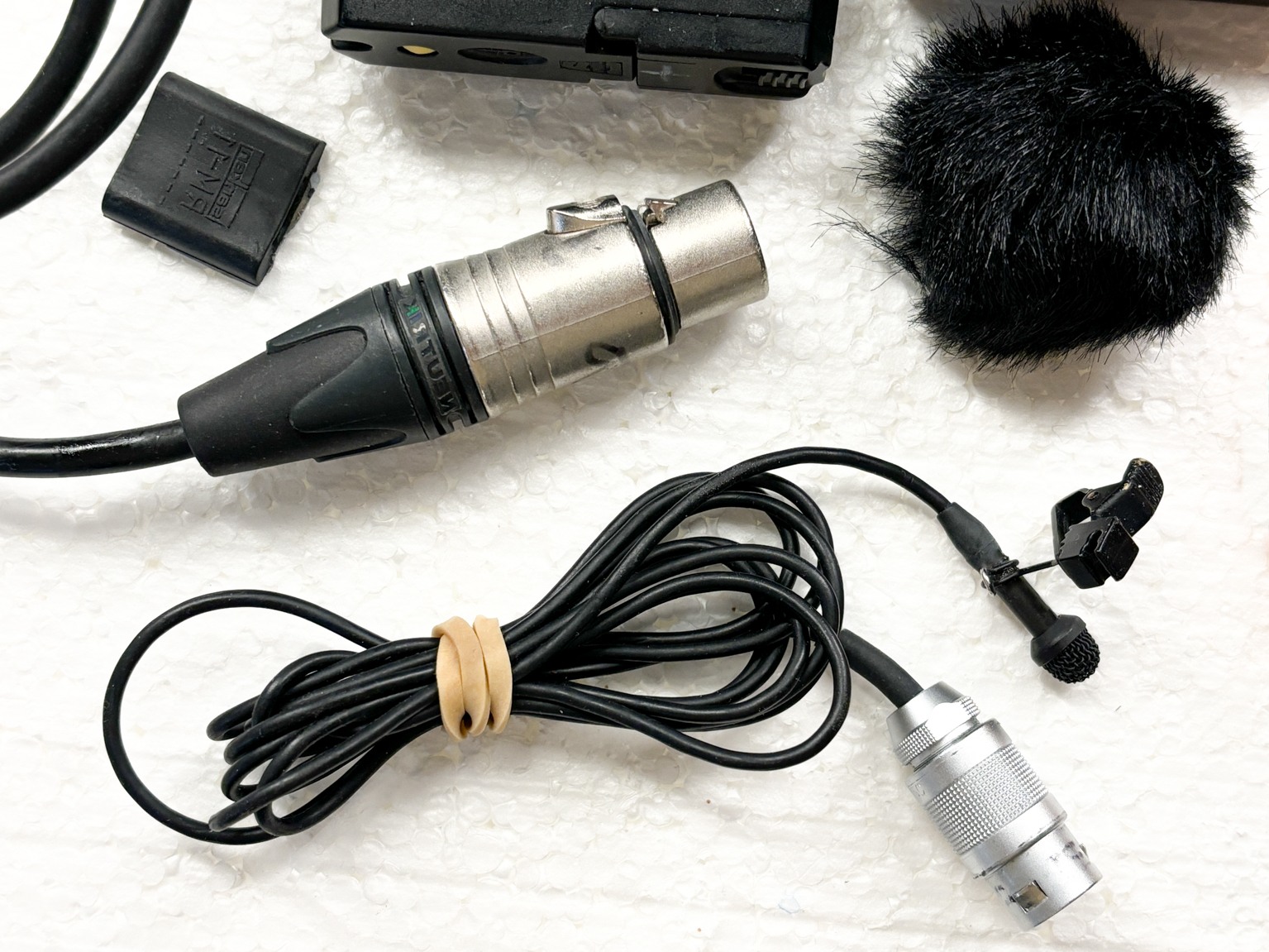 HF2040-1-04S