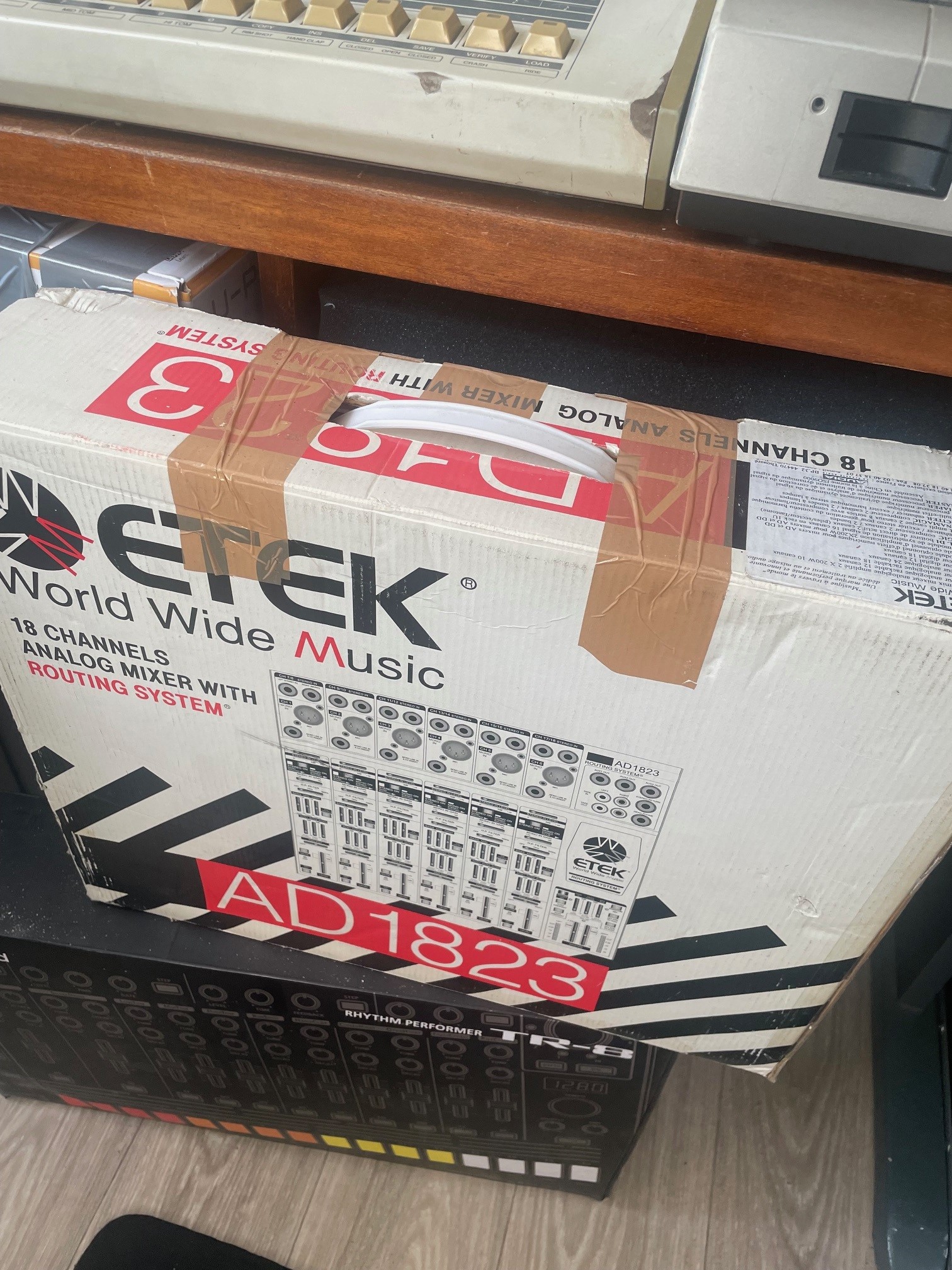 A Vendre  Etek AD1823