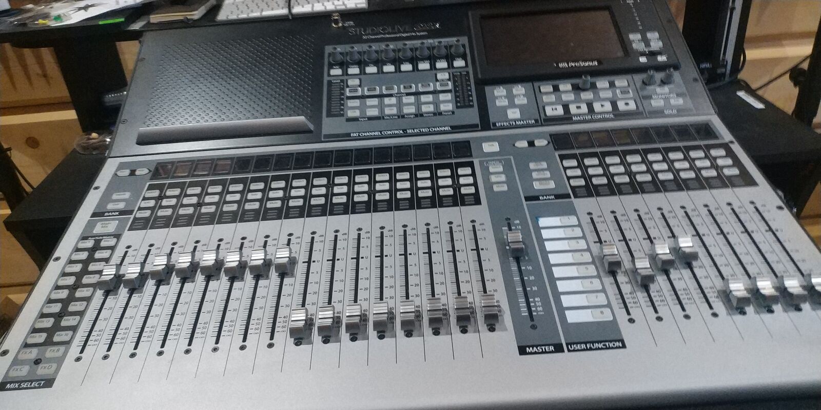 Vends Presonus Studiolive 32sx avec flight + Stagebox NSB32.16. 