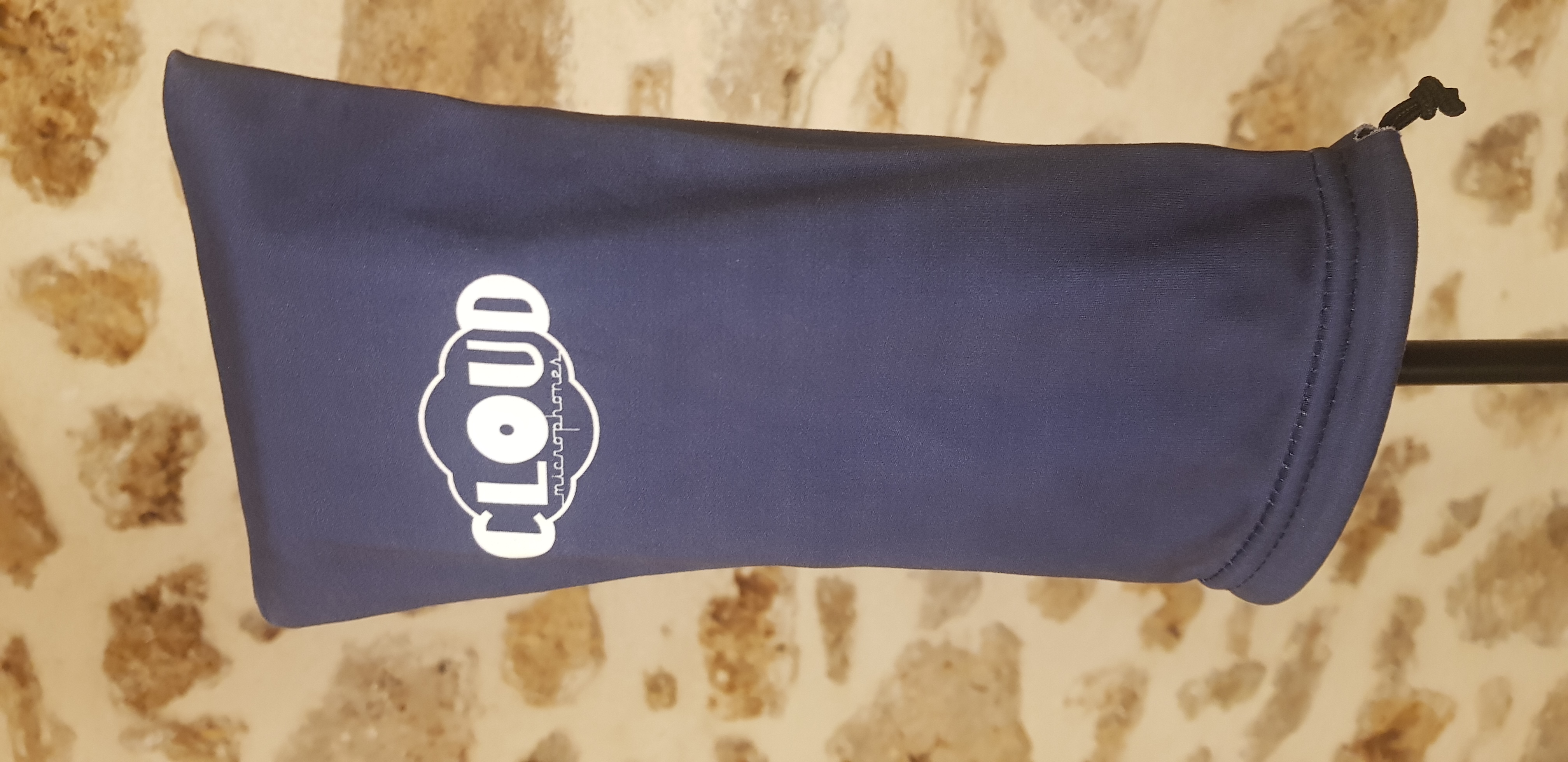 Cloud R44-A Cover 3:4