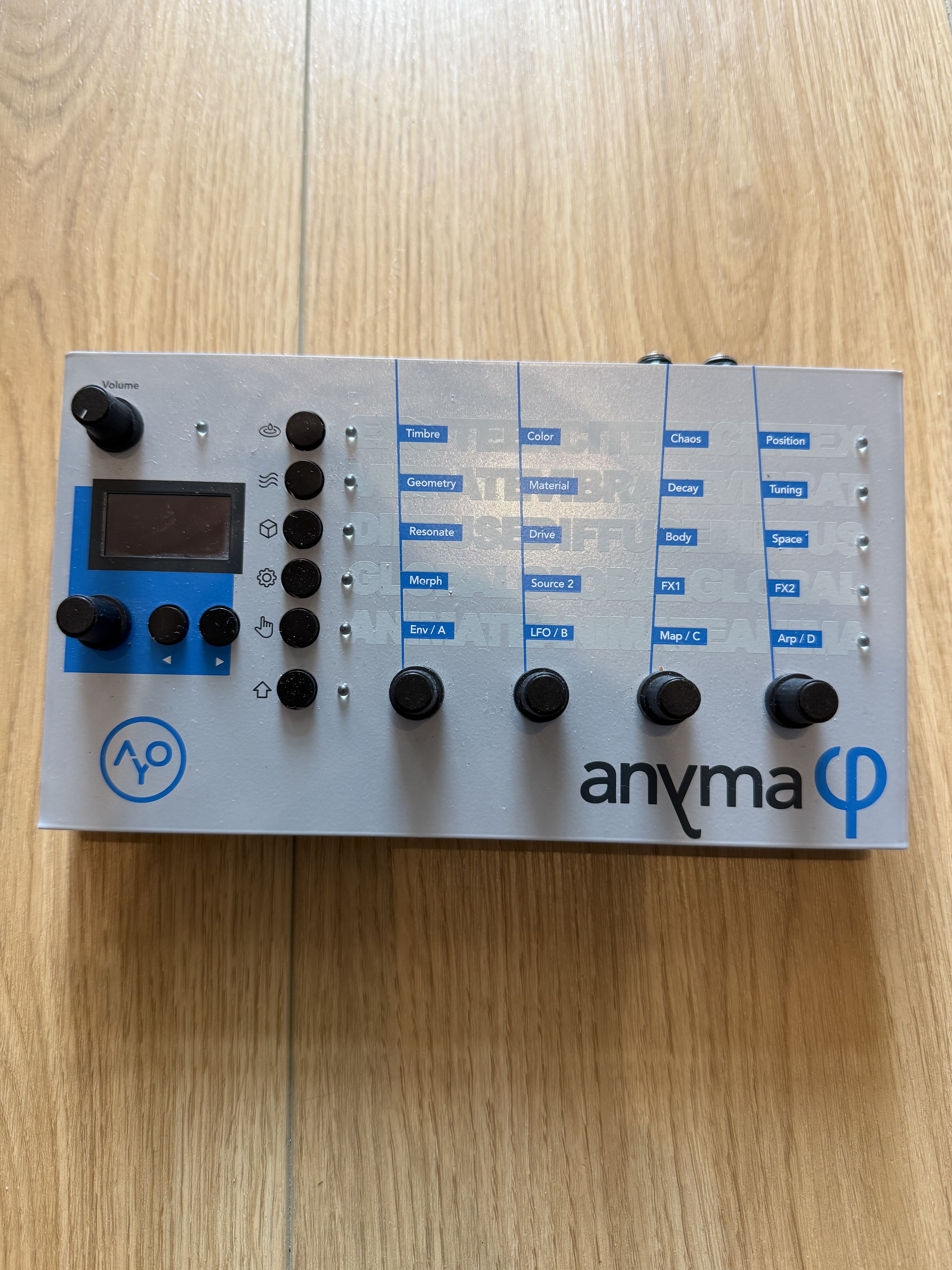 Vends Synthétiseur Anyma Phi, parfait état.