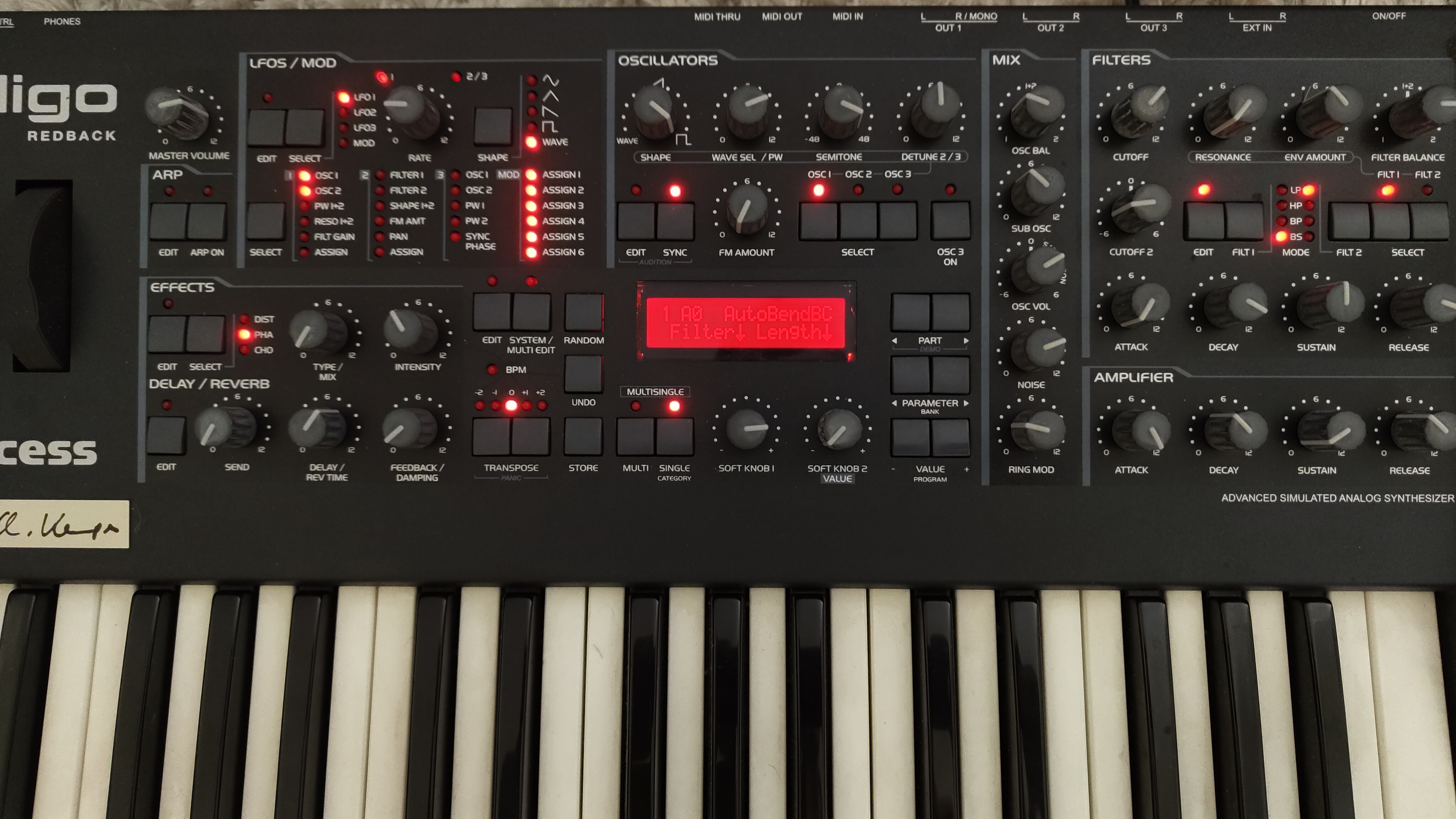 Access Music Virus Indigo Redback (31725)