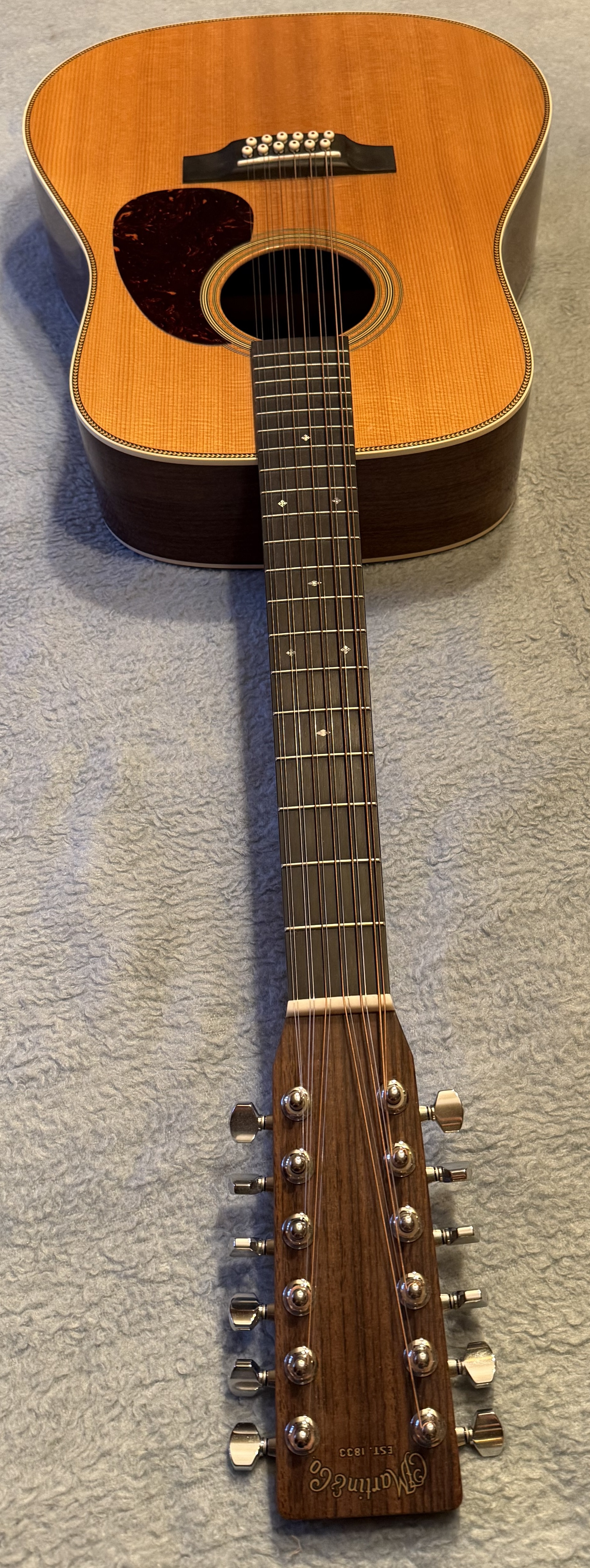 VENDS MARTIN ACOUSTIQUE DREADNOUGHT 12 CORDES ETAT NEUF