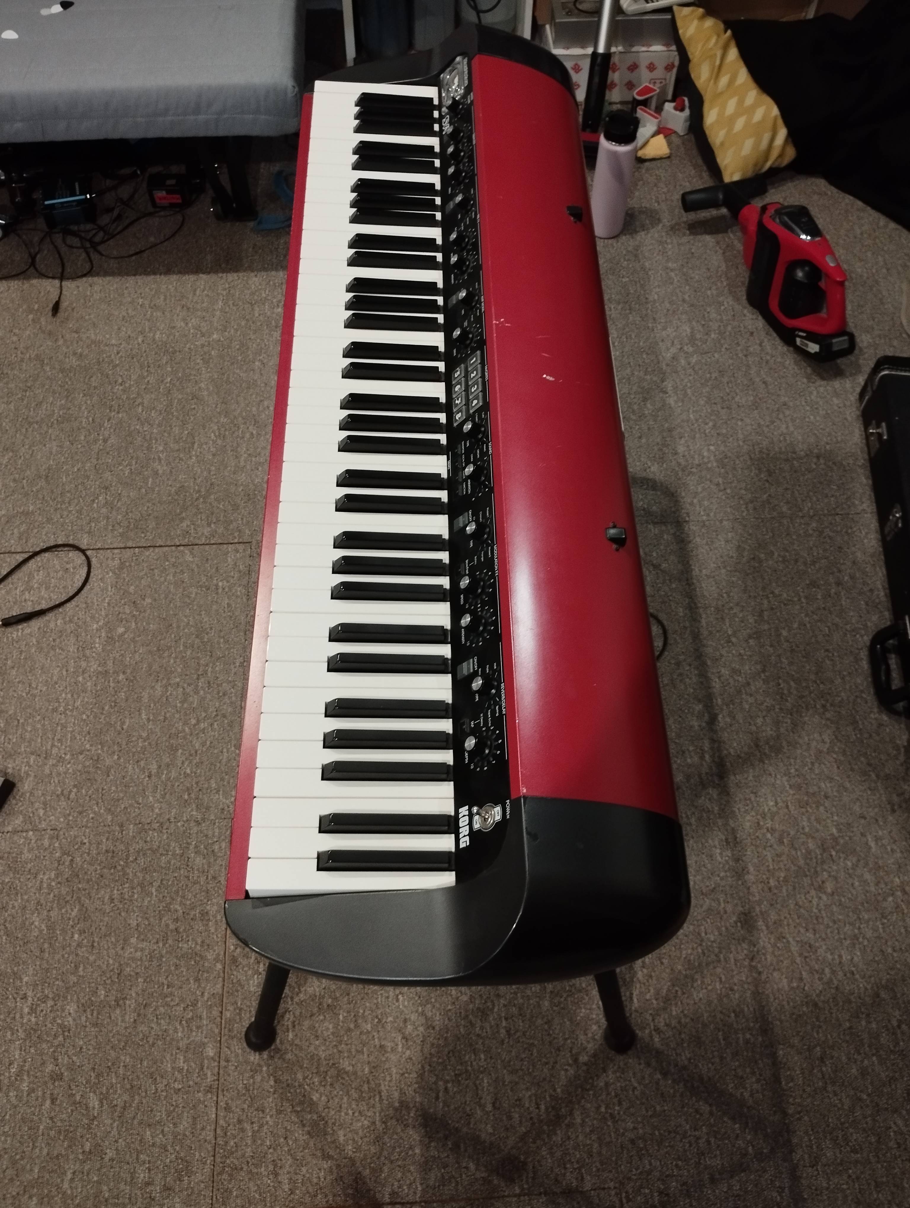 Vends Korg SV-1 73 Touches + Stand