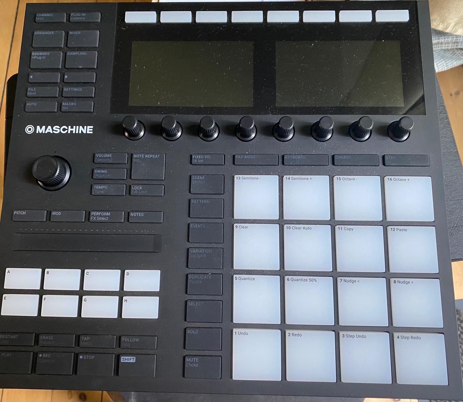 Vends pack complet NI Maschine mk3 avce protection, housse+deck plexi + clavier Komplete Kontrol M32