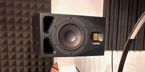 Vend paire de A7V ADAM très peu servie.