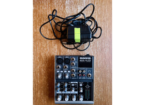 Mackie 402-VLZ3 (89306)