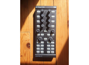 Native Instruments Traktor Kontrol X1 (88409)