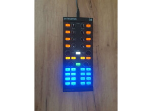 Native Instruments Traktor Kontrol X1 (96846)