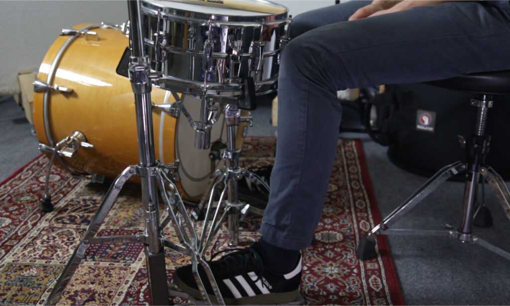 installation des pédales de grosse caisse et charley