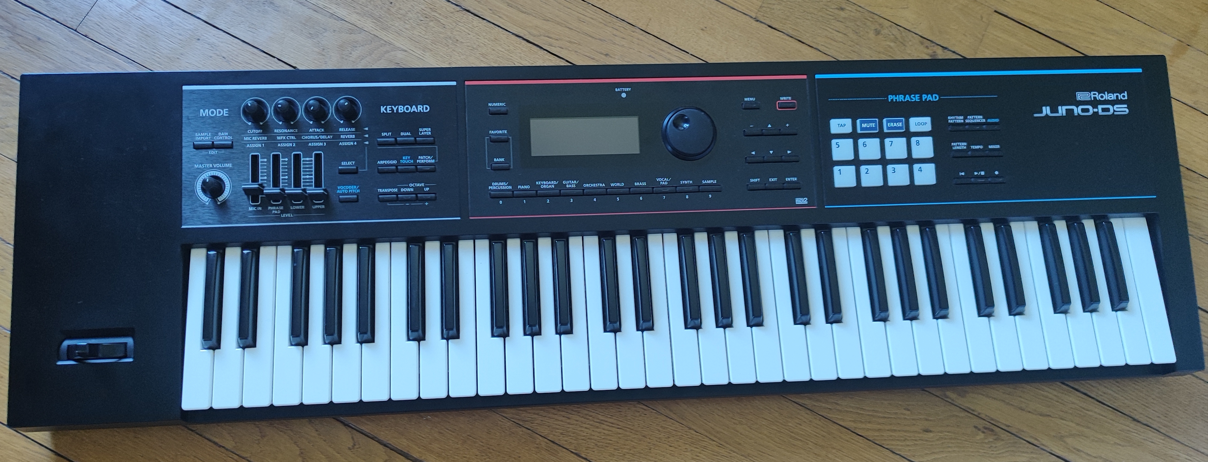 Roland Juno-DS61